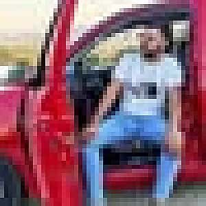 Bir dakika bekleyin, geri geleceğim.